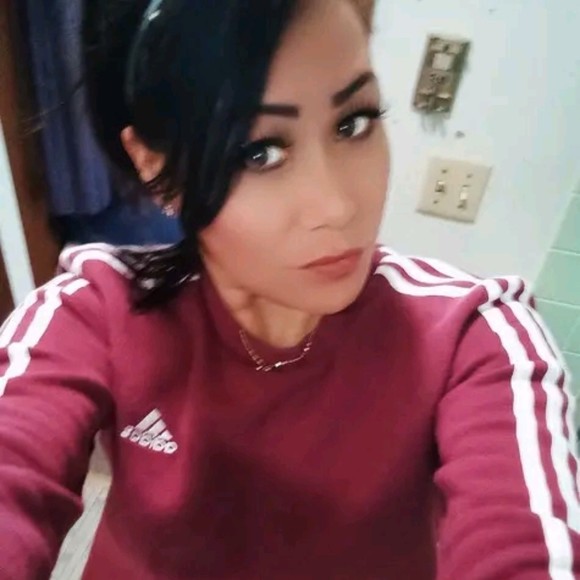 Meet your Posher, Ally - Picture 1 of 1